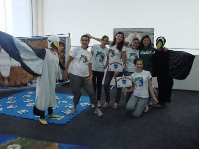 Voluntários, estudantes da UNIVALI durante evento Volvo Ocean Race